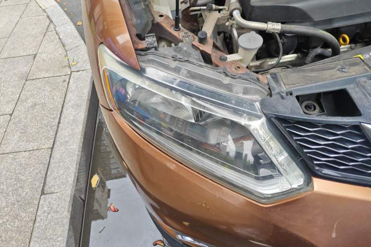 Used Nissan X-Trail 2014 2.0L CVT Comfort Edition 2WD Right Front Headlight