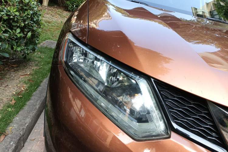 Used Nissan X-Trail 2014 2.0L CVT Smart Edition 2WD Right Front Headlight