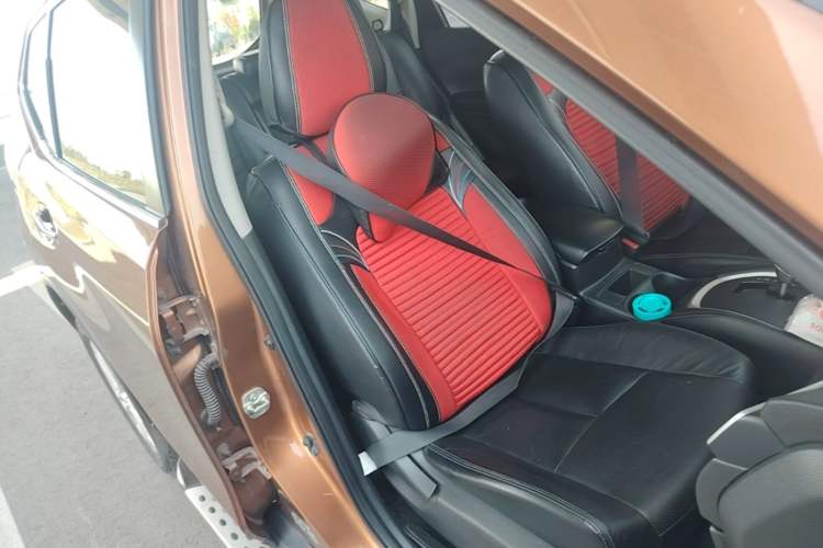 Used Nissan X-Trail 2014 2.0L CVT Comfort Edition 2WD Right Front Seat