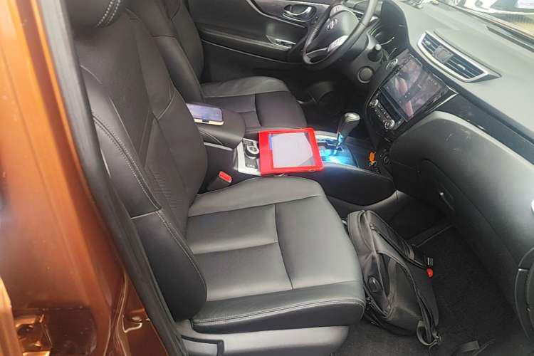Used Nissan X-Trail 2014 2.5L CVT Luxury Edition 4WD Right Front Seat