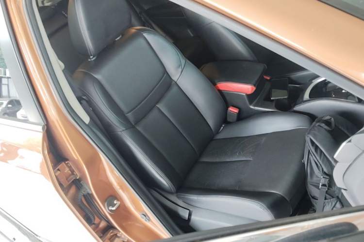 Used Nissan X-Trail 2014 2.0L CVT Smart Edition 2WD Right Front Seat
