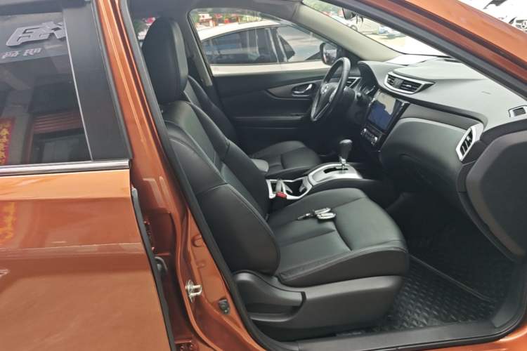 Used Nissan X-Trail 2014 2.0L CVT Smart Edition 2WD Right Front Seat