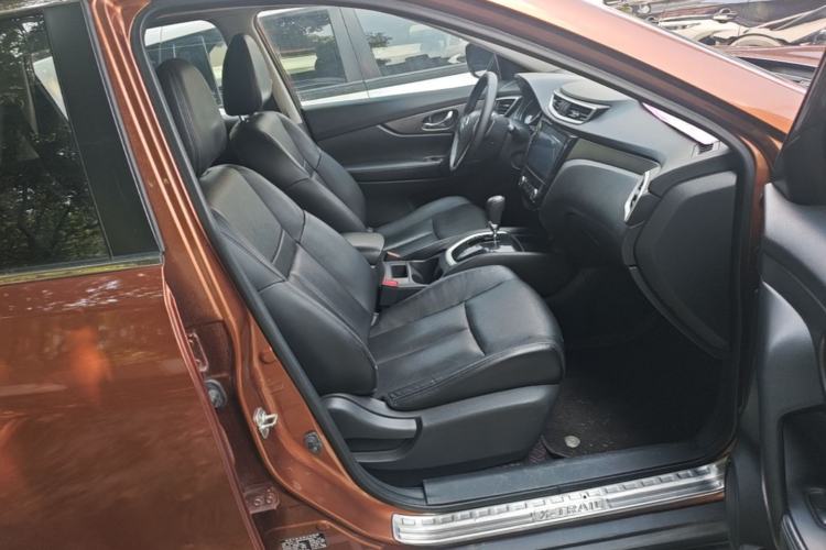 Used Nissan X-Trail 2014 2.0L CVT Comfort Edition 2WD Right Front Seat