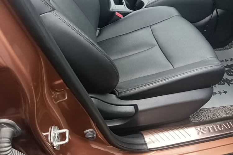 Used Nissan X-Trail 2014 2.0L CVT Comfort Edition 2WD Right Front Seat