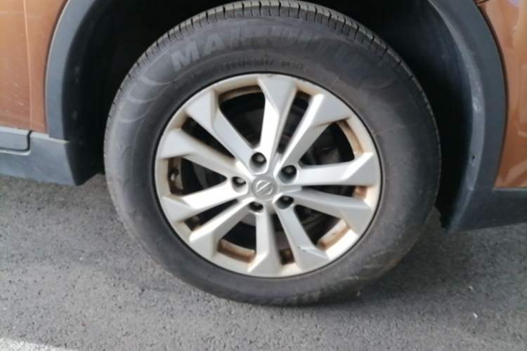 Used Nissan X-Trail 2014 2.0L CVT Comfort Edition 2WD Right Front Wheel Hub
