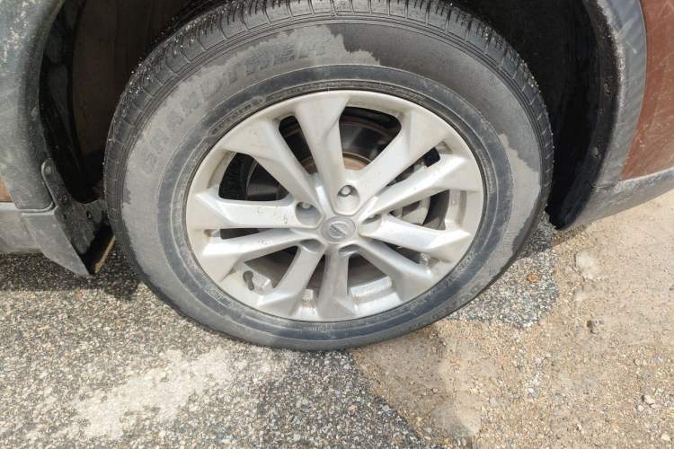 Used Nissan X-Trail 2014 2.0L CVT Comfort Edition 2WD Right Front Wheel Hub