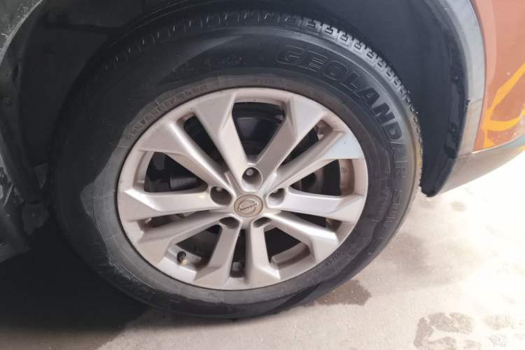 Used Nissan X-Trail 2014 2.0L CVT Comfort Edition 2WD Right Front Wheel Hub