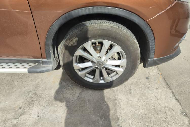 Used Nissan X-Trail 2014 2.5L CVT Leading Edition 4WD Right Front Wheel Hub