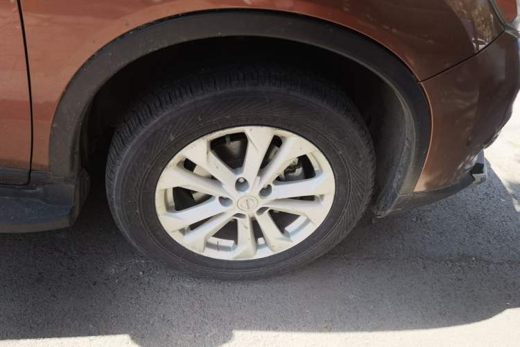 Used Nissan X-Trail 2014 2.0L CVT Comfort Edition 2WD Right Front Wheel Hub