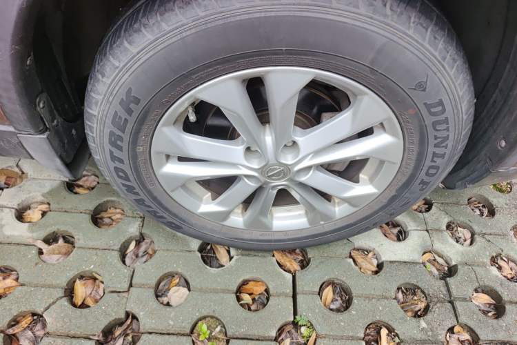 Used Nissan X-Trail 2014 2.5L CVT Luxury Edition 4WD Right Front Wheel Hub