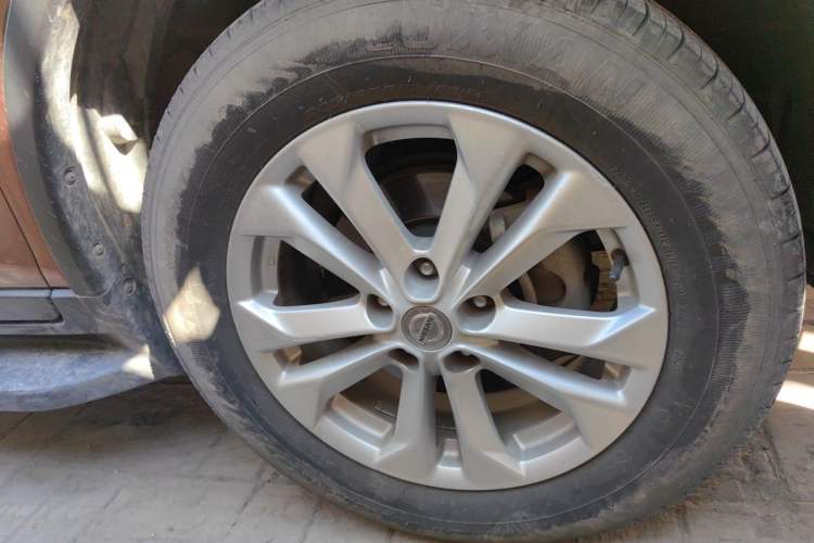 Used Nissan X-Trail 2014 2.0L CVT Smart Edition 2WD Right Front Wheel Hub