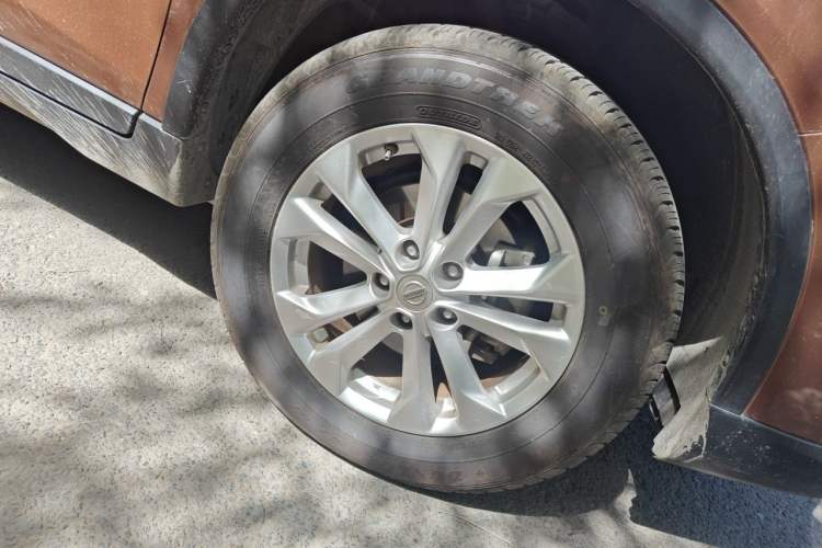 Used Nissan X-Trail 2014 2.5L CVT Luxury Edition 4WD Right Front Wheel Hub