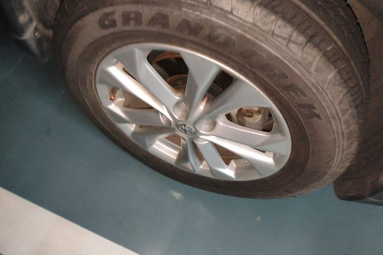 Used Nissan X-Trail 2014 2.0L CVT Comfort Edition 2WD Right Front Wheel Hub