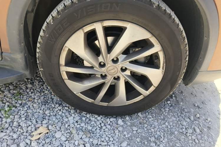 Used Nissan X-Trail 2014 2.5L CVT Ultimate Edition 4WD Right Front Wheel Hub
