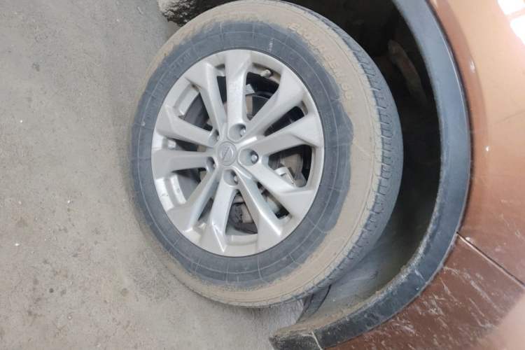 Used Nissan X-Trail 2014 2.0L CVT Comfort Edition 2WD Right Front Wheel Hub