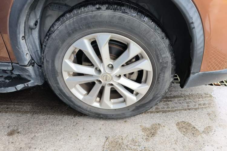 Used Nissan X-Trail 2014 2.0L CVT Comfort Edition 2WD Right Front Wheel Hub
