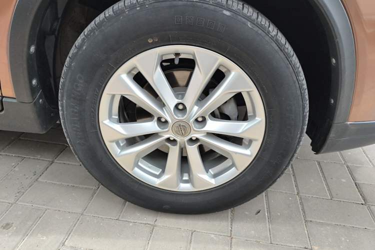 Used Nissan X-Trail 2014 2.0L CVT Comfort Edition 2WD Right Front Wheel Hub