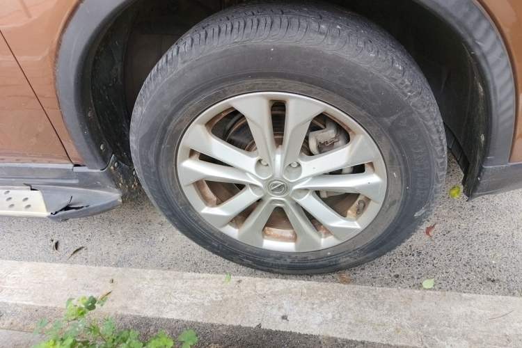 Used Nissan X-Trail 2014 2.0L CVT Comfort Edition 2WD Right Front Wheel Hub