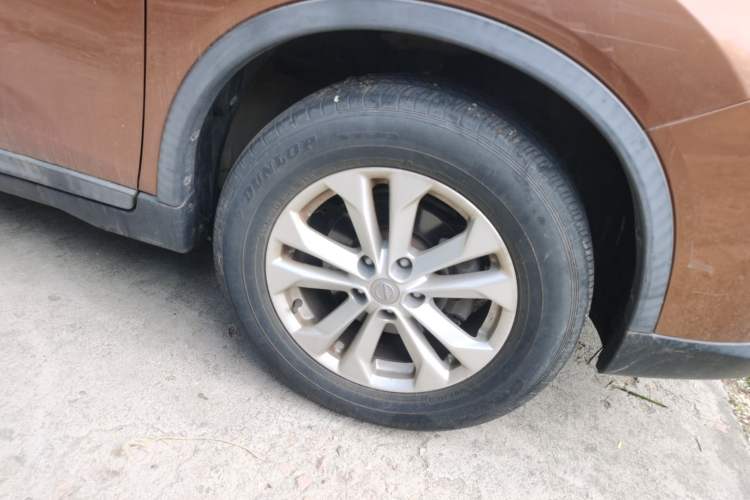 Used Nissan X-Trail 2014 2.5L CVT Leading Edition 4WD Right Front Wheel Hub