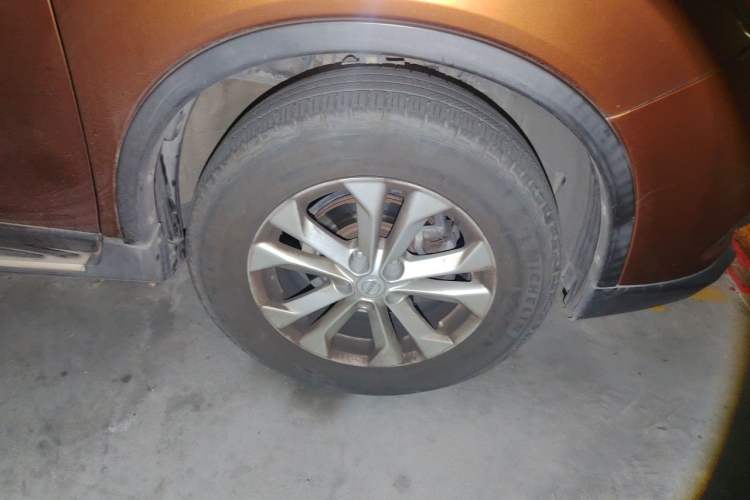 Used Nissan X-Trail 2014 2.5L CVT Leading Edition 4WD Right Front Wheel Hub