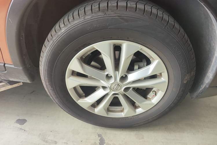 Used Nissan X-Trail 2014 2.0L CVT Smart Edition 2WD Right Front Wheel Hub