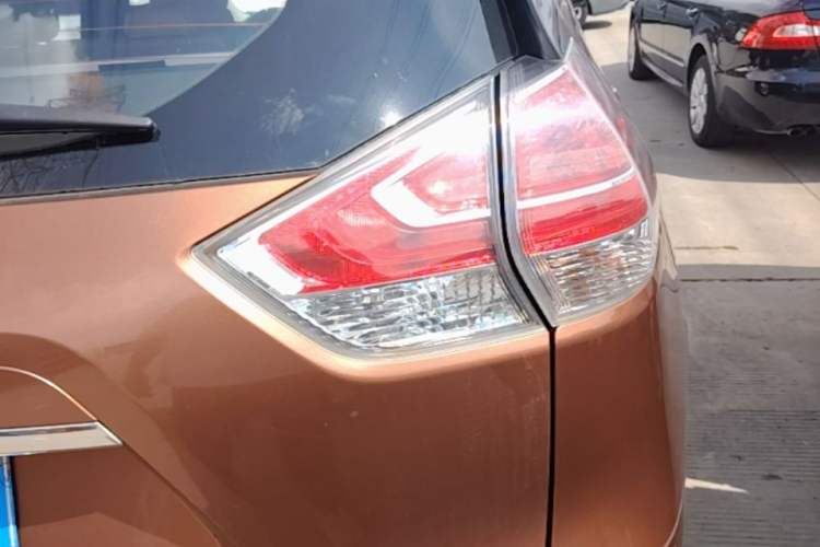 Used Nissan X-Trail 2014 2.0L CVT Comfort Edition 2WD Right Rear Taillight