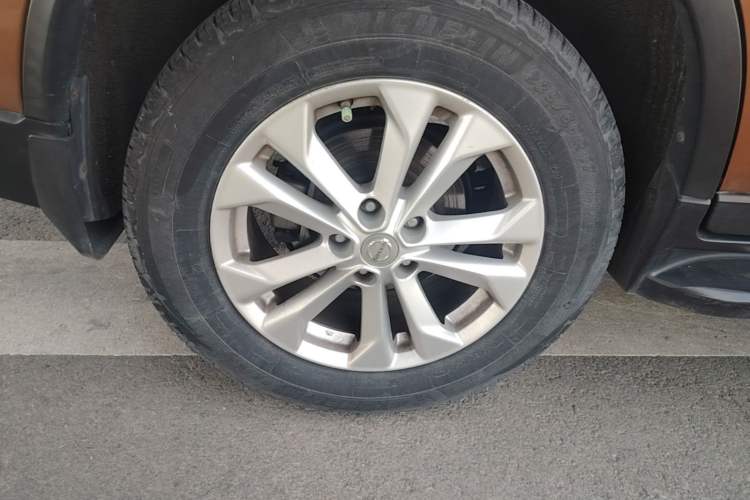 Used Nissan X-Trail 2014 2.0L CVT Comfort Edition 2WD Right Rear Wheel Hub