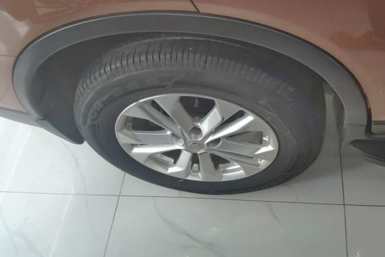 Used Nissan X-Trail 2014 2.0L CVT Comfort Edition 2WD Right Rear Wheel Hub