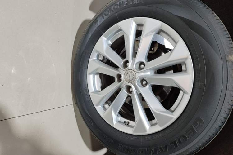 Used Nissan X-Trail 2014 2.5L CVT Leading Edition 4WD Right Rear Wheel Hub
