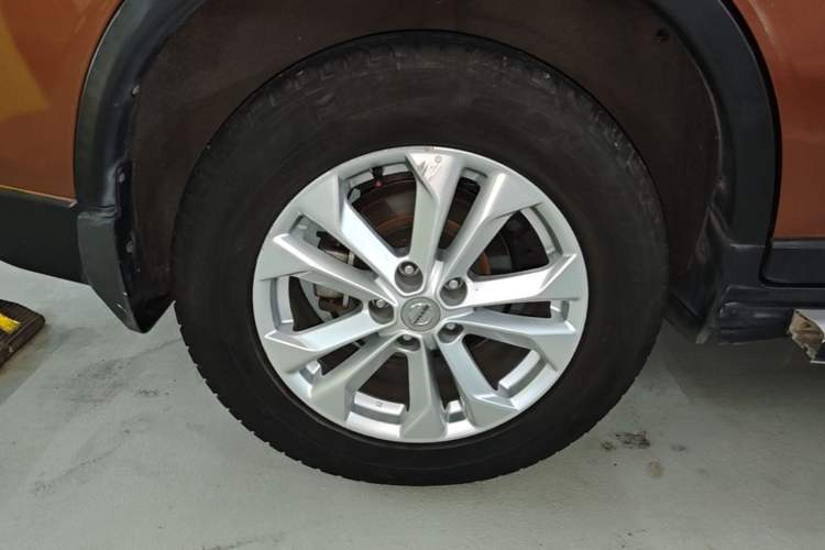 Used Nissan X-Trail 2014 2.0L CVT Comfort Edition 2WD Right Rear Wheel Hub