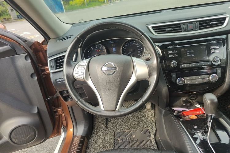 Used Nissan X-Trail 2014 2.0L CVT Comfort Edition 2WD Steering Wheel
