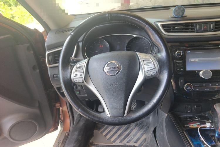 Used Nissan X-Trail 2014 2.5L CVT Ultimate Edition 4WD Steering Wheel