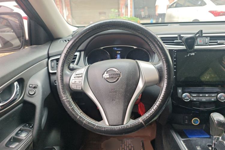 Used Nissan X-Trail 2014 2.0L CVT Comfort Edition 2WD Steering Wheel