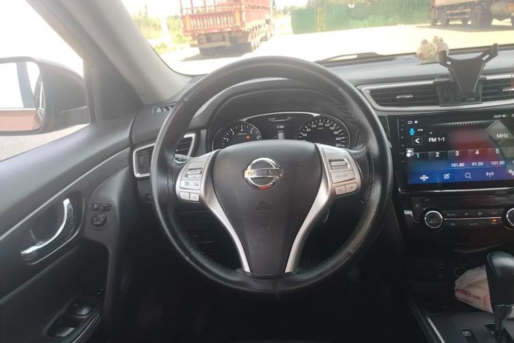 Used Nissan X-Trail 2014 2.0L CVT Comfort Edition 2WD Steering Wheel
