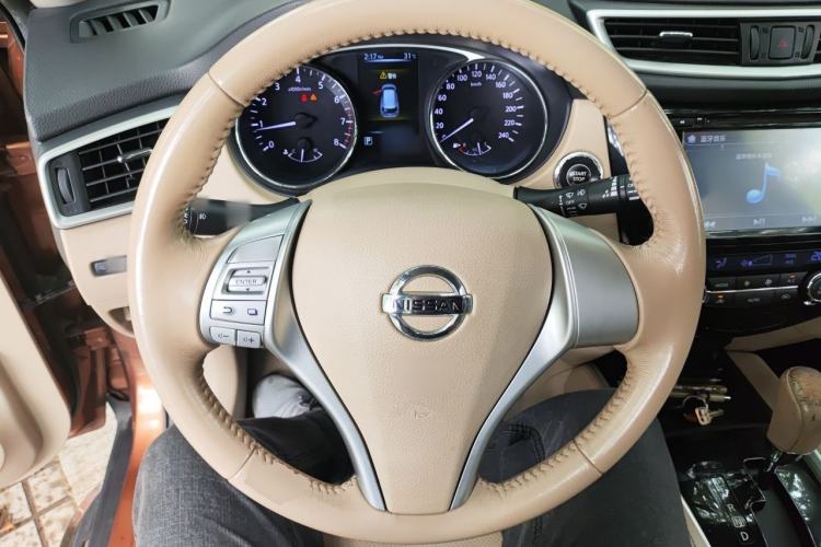 Used Nissan X-Trail 2014 2.0L CVT Comfort Edition 2WD Steering Wheel