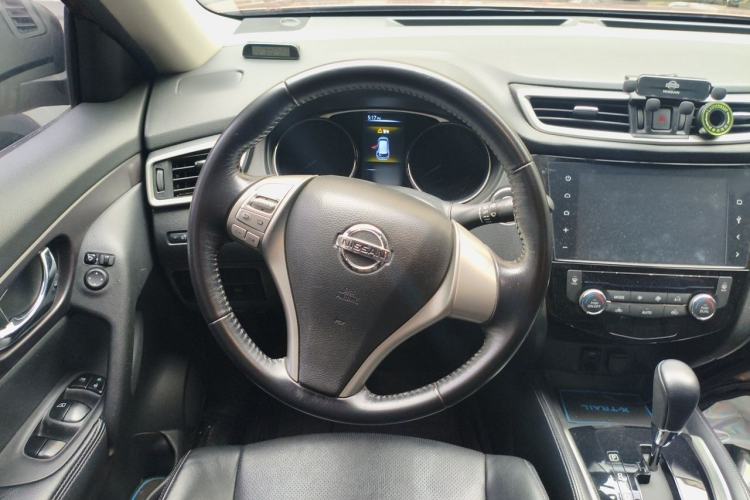 Used Nissan X-Trail 2014 2.0L CVT Comfort Edition 2WD Steering Wheel