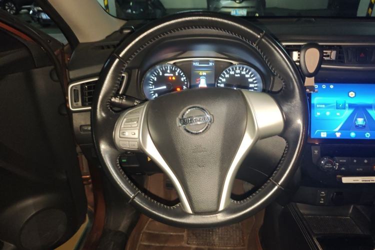 Used Nissan X-Trail 2014 2.5L CVT Luxury Edition 4WD Steering Wheel