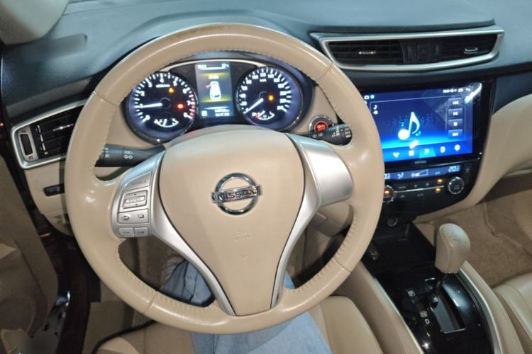 Used Nissan X-Trail 2014 2.0L CVT Comfort Edition 2WD Steering Wheel