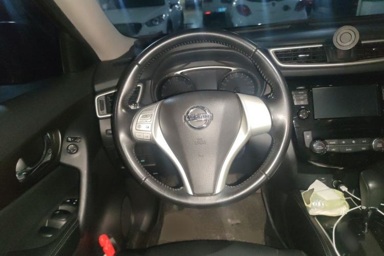 Used Nissan X-Trail 2014 2.0L CVT Comfort Edition 2WD Steering Wheel