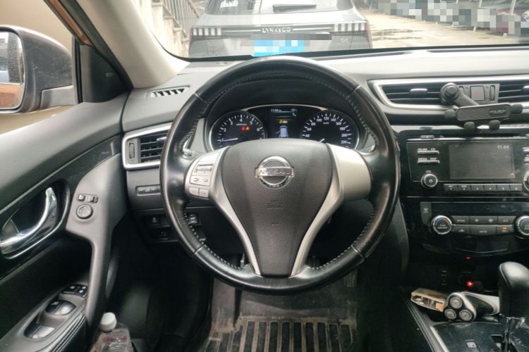 Used Nissan X-Trail 2014 2.5L CVT Luxury Edition 4WD Steering Wheel