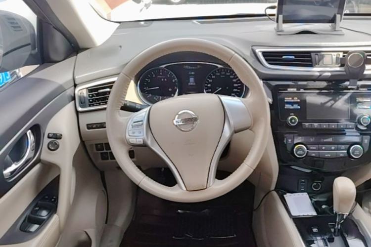 Used Nissan X-Trail 2014 2.0L CVT Comfort Edition 2WD Steering Wheel