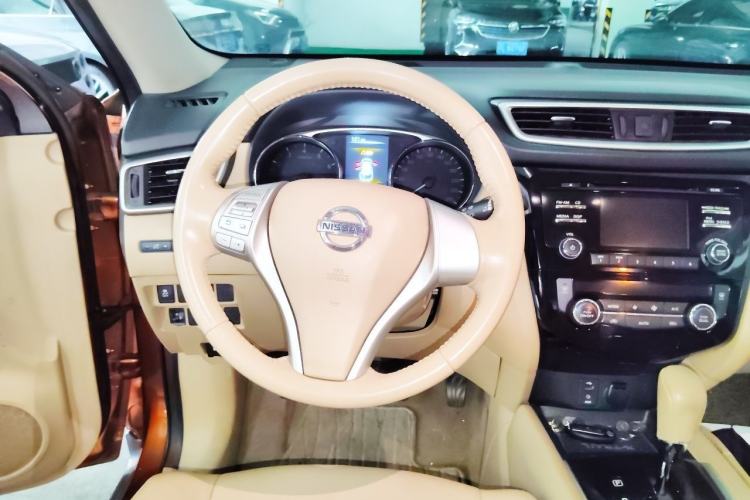 Used Nissan X-Trail 2014 2.0L CVT Comfort Edition 2WD Steering Wheel