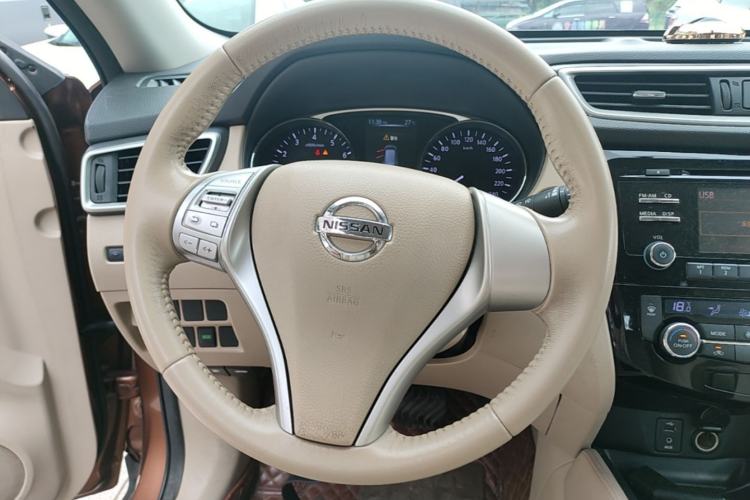 Used Nissan X-Trail 2014 2.0L CVT Comfort Edition 2WD Steering Wheel