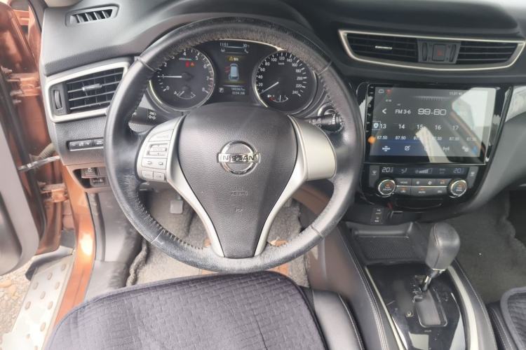 Used Nissan X-Trail 2014 2.5L CVT Luxury Edition 4WD Steering Wheel