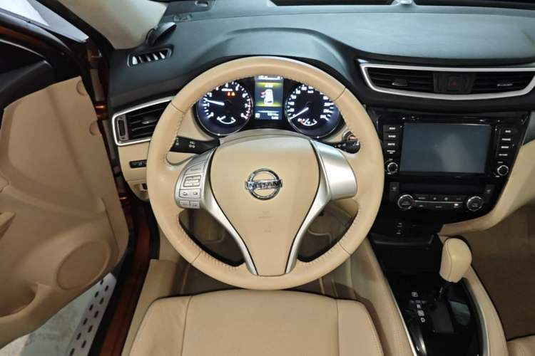 Used Nissan X-Trail 2014 2.0L CVT Comfort Edition 2WD Steering Wheel