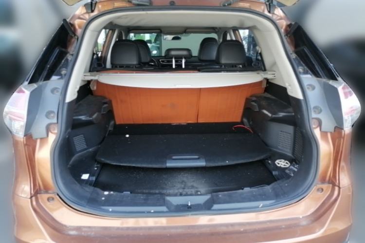 Used Nissan X-Trail 2014 2.0L CVT Comfort Edition 2WD Trunk