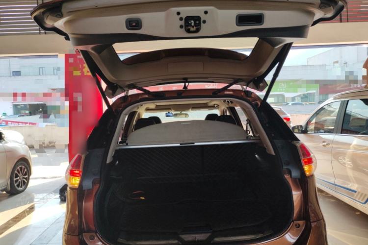 Used Nissan X-Trail 2014 2.5L CVT Luxury Edition 4WD Trunk