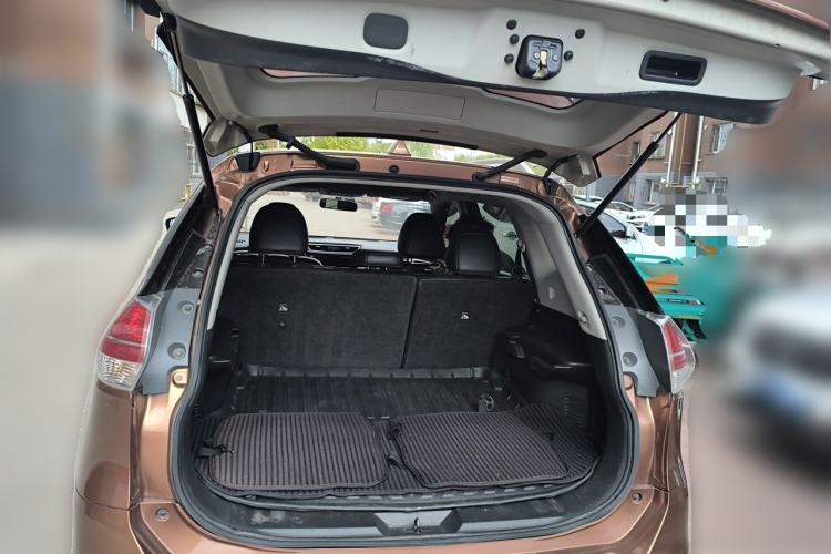 Used Nissan X-Trail 2014 2.0L CVT Comfort Edition 2WD Trunk