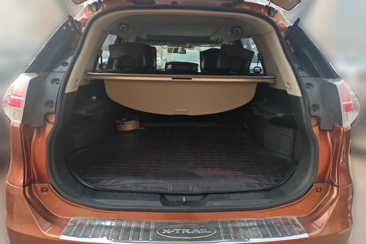 Used Nissan X-Trail 2014 2.0L CVT Comfort Edition 2WD Trunk
