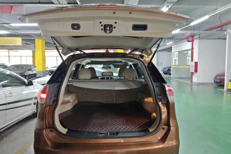 Used Nissan X-Trail 2014 2.0L CVT Comfort Edition 2WD Trunk